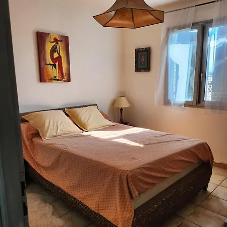 Au 1er Etage D Villa. 別荘 *
